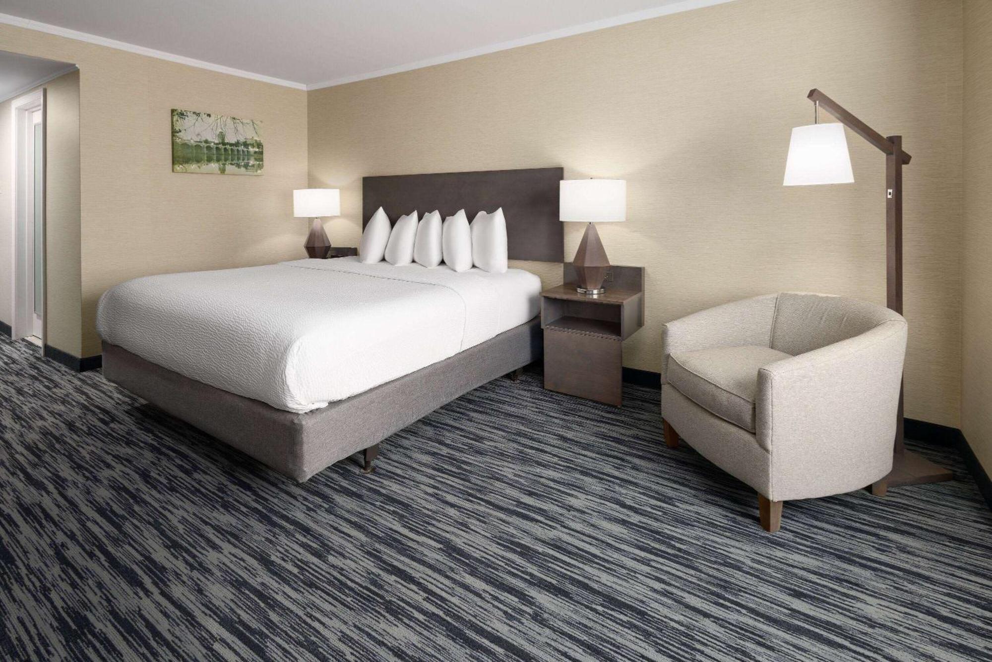 Penn Harris Hotel Harrisburg, Trademark By Wyndham Εξωτερικό φωτογραφία