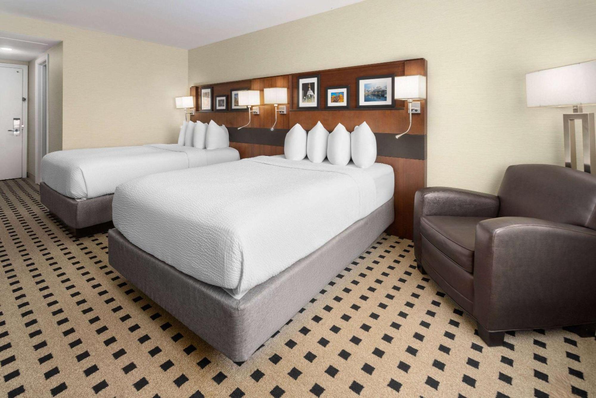 Penn Harris Hotel Harrisburg, Trademark By Wyndham Εξωτερικό φωτογραφία